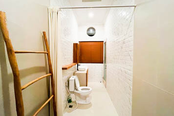 VIlla Lois Toilet